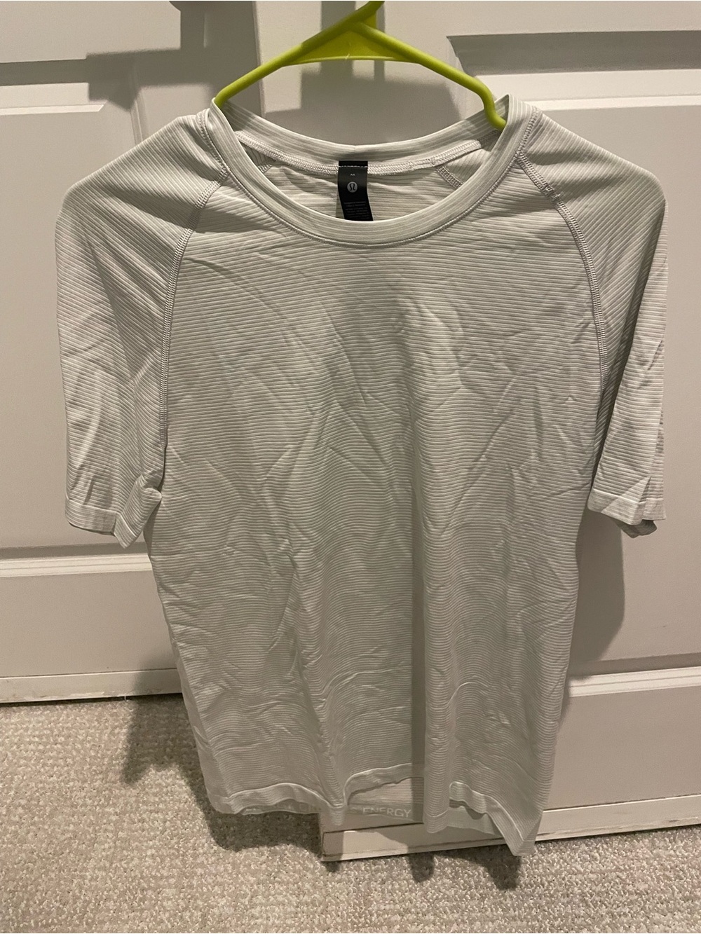 Lululemon NEW Light Gray Men's Short-Sleeve Performance Shirt